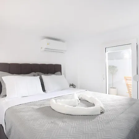 Milou 40 Downtown Apartment *